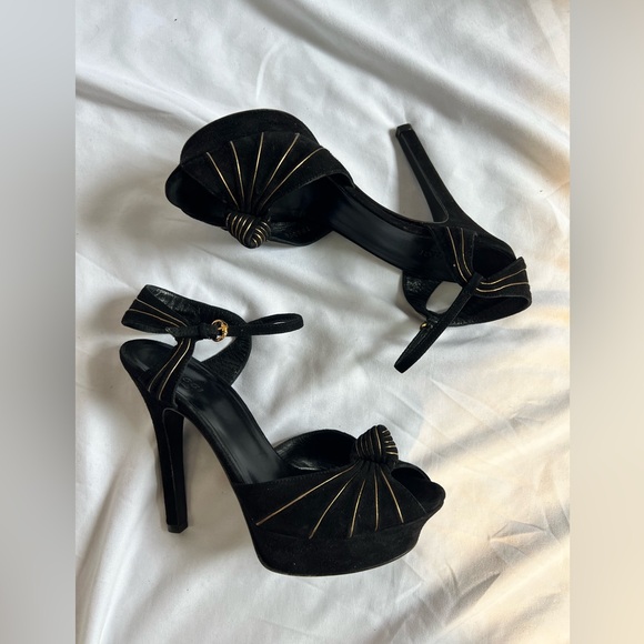 GUCCI Suede Black and Gold Knot Platforms | 7.5 - Picture 5 of 16
